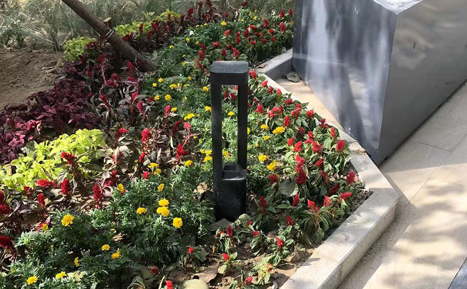 口袋公園，草坪燈